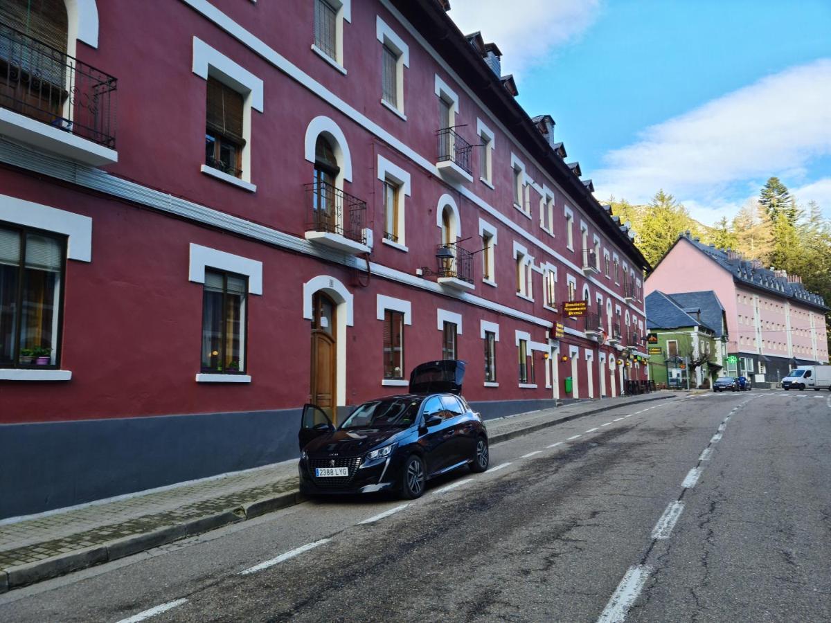 Espectacular Apartamento Reformado En Edificio Historico, Con Wifi Canfranc Exteriör bild