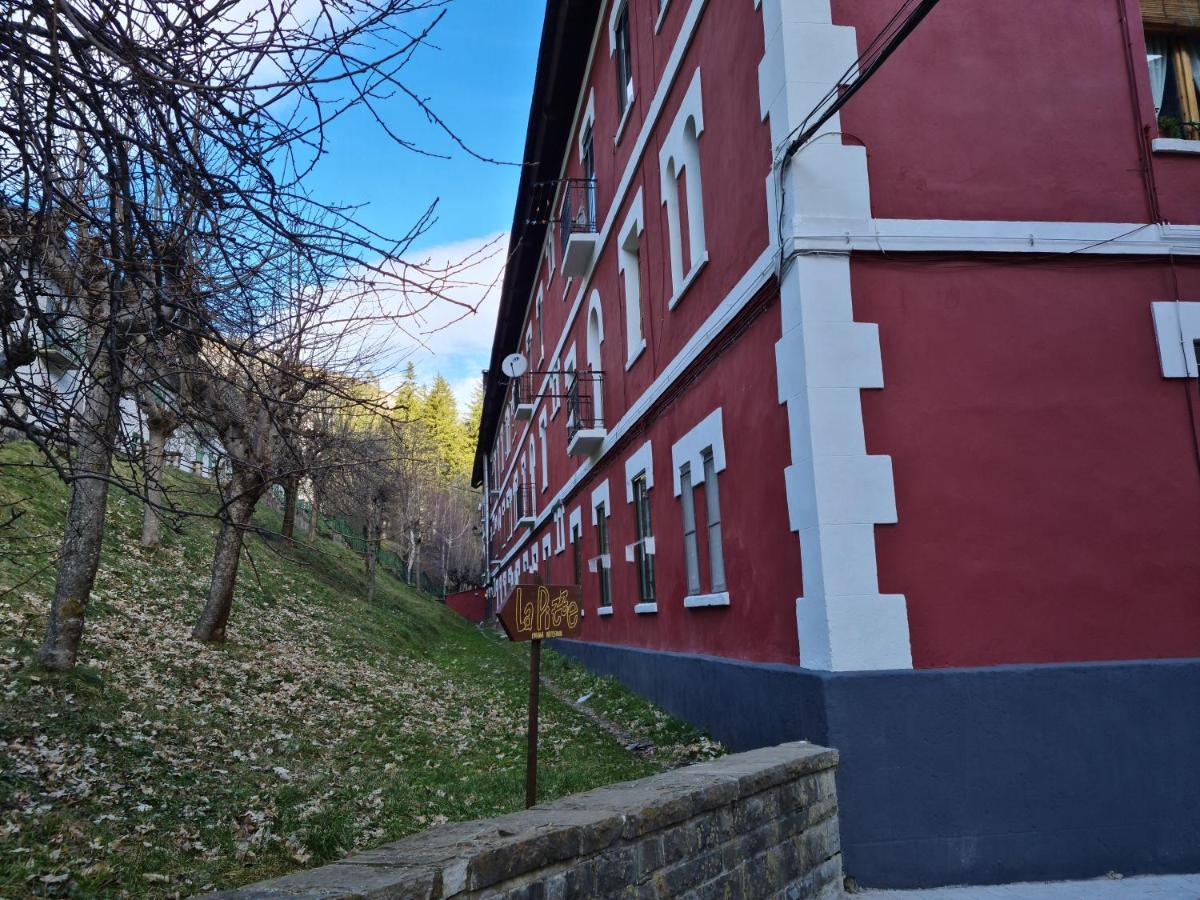 Espectacular Apartamento Reformado En Edificio Historico, Con Wifi Canfranc Exteriör bild
